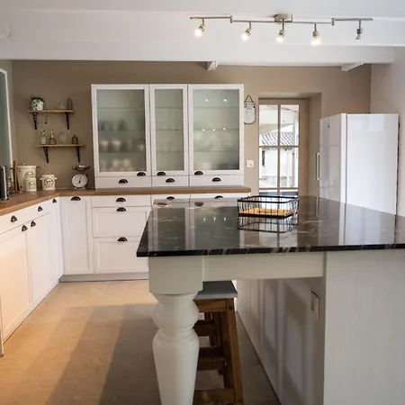 Des Mottes Saint-Jean-de-Beugne